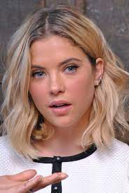 1001 Variantes Magnifiques De La Mini Vague Sur Cheveux Courts Coiffures Cheveux Ondules Cheveux Courts Cheveux Ondules Mi Longs