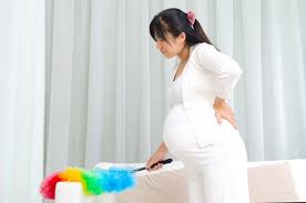 Sembilan dari sepuluh ibu hamil pernah merasakan perut yang tegang/kram dan nyeri. Kenali Penyebab Utama Mulas Saat Hamil Alodokter