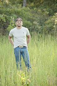 4 Go To Poses For Senior Guys 4 Go To Poses For Senior Guys Senior Pictures Boys Senior Pictures Boys Outdoors Senior Photos Boys