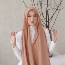 Terbuat dari bahan kain katun voal yang sangat berkualitas memberikan rasa nyaman yang sempurna. Harga Jilbab Pashmina Terbaik Agustus 2021 Shopee Indonesia
