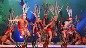 6.2 konteks (tarian kaum iban) sebagai sejenis tarian pahlawan tradisional suku kaum iban di sarawak, tarian ngajat ini lazimnya dipersembahkan ketika perayaan gawai kenyalang. Magunatip The Warrior Dance Of Borneo Headhunters Youtube