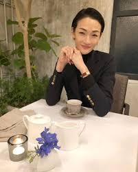 ai tominaga 冨永愛 on instagram ついに最終回を迎えた グランメゾン東京 始まるものは終わるのですね 寂しいけれど 演技の楽しさを知ることができました グランメゾンシリーズ 必死に頼む尾花に嫉妬心のリンダ そし グランメゾン東京