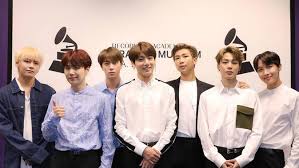 Bts adalah singkatan dari bangtan sonyeondan atau bangtan boys, namanya semakin populer setelah memenangkan penghargaan top social artist award pada tahun kalahkan ariana grande, bts borong trofi di american music awards 2019. Biodata Bts Dan Fakta 7 Membernya Buat Kamu Yang Baru Jadi K Popers Citizen6 Liputan6 Com