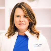 Leslie Brownell's Instagram, Twitter & Facebook