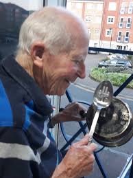 Dave (@henryhowardfun)