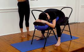The below yoga sequence works on making the spine stronger and flexible by moving. Iyengar Yoga For Back Pain Course Yoga Vastu