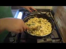 Folge deiner leidenschaft bei ebay! Pasta Pancetta Rucola E Panna Youtube