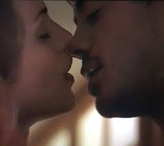 Robert downey jr., natasha gregson wagner, heather graham vb. Stonefoxg On Twitter The Kissing Scene In Two Girls A Guy W Robertdowneyjr Heather Graham May Be The Hottest Ever Captured On Film