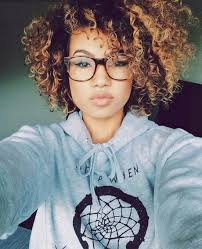 Si vous avez des cheveux afro. Epingle Sur Idees Coiffures