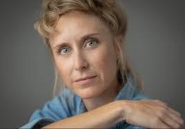 Emily South's Instagram, Twitter & Facebook