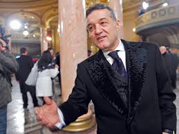 Quinn filmeaza in casa latifundiarului. Becali Ii Vinde Palatul Lui Olaroiu Ziarul National