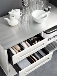 Sure, it's a litte strange to be recommending an entire kitchen made by a company best known for its trash cans, but one look at these vipp kitchen modules ($tba) and you'll understand. Vipp Kuche Mit Preisen