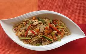 Nouilles Sautees Aux Legumes Et Au Poulet Recette Nouilles Sautees Aux Legumes Nouilles Sautees Recette