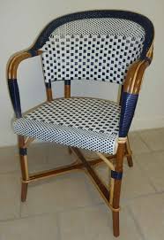 Le rotin est léger, souple et naturel, un type de bois qui est en fait une espèce de vigne grimpante associée aux variétés de palmiers. Chaise Bistrot En Rilsan Et Rotin Devis Sur Techni Contact Mobilier Bistrot