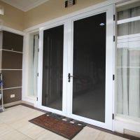 Tirai pintu anti nyamuk cukup dipasang pada pintu rumah dan anda akan merasakan udara segar tetap masuk tanpa membiarkan nyamuk, lalat, dan binatang tirai pintu anti nyamuk tirai magnet motif monyet monkey murah jual tirai pintu magnet tirai pintu moyet tirai magnet 2016 inovasi t. Jual Pintu Baja Dan Kasa Nyamuk Baja Untuk Keamanan Rumah Anda