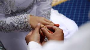 Biasanya, suami akan mula buat perangai dan mahu kahwin lagi apabila berganjak ke usia pertengahan. Mimpi Suami Nikah Lagi Ini Yang Akan Terjadi Sulutaktual Com