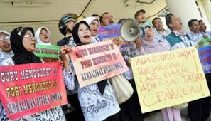 Mary, eirene & darmawan, i putu ayub. Guru Agama Kristen Islam Demo Tuntut Pencairan Dana Sertifikasi Website Pgi