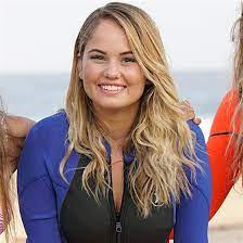 Let's go to the firehouse donde disney la reclutó. Interview Debby Ryan Total Girl