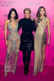 Jan 11, 2018 · meet the models & moms. Yolanda Hadid Puts Aspiring Models To Work On New Reality Show People Com