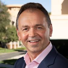 Some moving around within The Walt Disney Company as Disneyland Resort is  getting a new president 🏰 Disneyland Resort President Ken Potrock is  moving to a new role