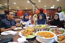 Salam sejahtera ke atas kamu. Jjcm Pantai Timur V Malam Di Kota Bharu Azie Kitchen