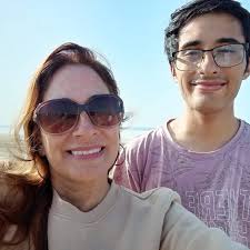 Feliz día del Padre a mi cuñado José Miguel Gereda Cornejo. Jugador de  basket, chef, poeta, bailarín, etc, pero sobre todo buen papá para mis  sobrinos y un poco papá de nosotras