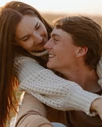 Cara Goodman's Instagram, Twitter & Facebook