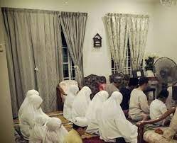Dunia adalah perhiasan (kesenangan) dan. Solat Jemaah Di Rumah Ketahui Posisi Imam Makmum Agar Solat Kita Sekeluarga Sempurna Keluarga