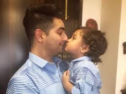 Happy Birthday Karan Mehra Yeh Rishta Kya Kehlata Hai S Naitik Is A Doting Father Times Of India Pesni happy birthday to you: happy birthday karan mehra yeh rishta