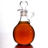 De plus, l'huile essentielle de citron est aussi un très bon détoxifiant qui aidera ainsi à éliminer les toxines parfois responsables d'une mauvaise santé de l'ongle. 2 Astuces Pour Renforcer Les Ongles Cassants Ou Fragilises Par Les Vernis A Ongles Les Faux Ongles Ou La Pose De Gel Le Boudoir Des Brunettes