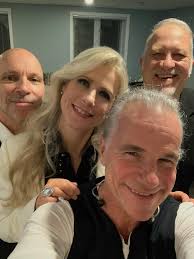 Entrevue sympa hier à l'émission En supplémentaire sur Grande Allée à  Québec pour parler du Grand défoulement au profit de la Fondation  québécoise du cancer, ainsi que du dernier album Musique et