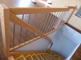 Innen liegende treppen können sie vor allem mit einem geländer aus holz einen rustikalen charme verleihen. Treppen Schreinerei Fichtl