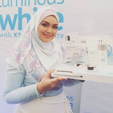 Top 10 artis wanita paling cantik di malaysia 2020. Siapakah Artis Di Malaysia Yang Paling Kaya Selain Daripada Datuk Sri Siti Nurhaliza Kisah Dunia