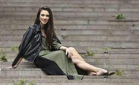 Arka sokaklar dizisinde zeliş'e hayat veren yüsra geyik boy kilo, kim olduğu, kaç yaşında olduğu, sevgilisi hakkında bilgiler araştırılıyor. Yusra Geyik Kimdir