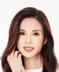 Carmen Lee's Instagram, Twitter & Facebook