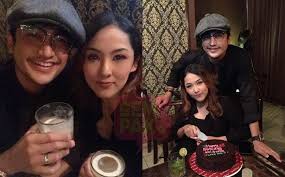 Pelakon, shah iskandar ada memuat naik beberapa keping foto menerusi laman media sosial miliknya. Saya Jadi Terlebih Manja Dengan Isteri Shah Iskandar Teruja Nak Sambut Baby Oktober Depan Gempak