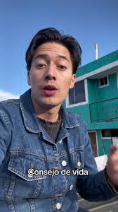 Ronny Guerrero's Instagram, Twitter & Facebook