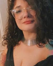 Irene Dias's Instagram, Twitter & Facebook