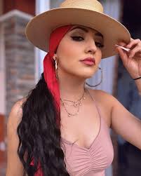 ✨¡Que este día esté lleno de sonrisas, buena música y bendiciones para cada  uno de ustedes! Gracias por ser parte de mi camino. ¡Los quiero mucho!😘  @rubyescobarmusic #rubyescobar #regionalmexicano #musicanueva2025  #regionalmexicanousa