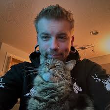 As we approach the new year I am left with a bittersweet feeling in my  chest. This year was painful, depressing, lonely and I've had to start my  life over at the