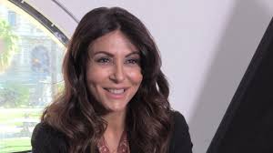 Scopri trama e anticipazioni sulla fiction in onda su canale 5 domenica 14 aprile 2019. Sabrina Ferilli Nella Serie Tv L Amore Strappato Youtube