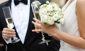 Quello che abbiamo già realizzato per altri matrimoni non viene riproposto cambiando solo i nomi e la data, ma viene creata una nuova suite. Buffet Monodose E Distanziamenti Le Regole Per I Matrimoni 2021 Prima Lecco