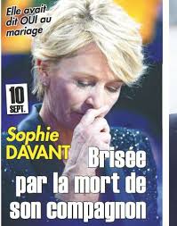 Animatrice star de france 2, sophie davant est supposée par le dernier numéro de 'france matin', confrontée à un terrible drame, celui de la mort de son compagnon. Sophie Davant Brisee Par La Mort De Son Compagnon Photo