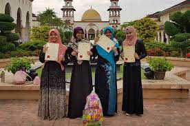Kementerian pendidikan malaysia (kpm) sedang menganjurkan pertandingan video pendek bagi mengumpul maklum balas daripada generasi tema pertandingan dan penerbitan video adalah transformasi pendidikan malaysia menjelang 2050. Pertandingan Video Pendek Bahasa Arab Peringkat Antarabangsa 2017 Sempena Wald 2017 Usim Universiti Sains Islam Malaysia