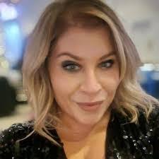 Lizette Anderson's Instagram, Twitter & Facebook