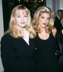 Time to try a new haircut? Tori Spelling Shares Tbt With Best Friend Jennie Garth People Com