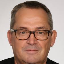 Adam Novell's Instagram, Twitter & Facebook