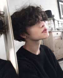 Hairtrend #shorthair #pixiecut a pixie short cut can seem like a daunting prospect, but trust us, once you go for the super short. Tomboy Haircut Curly Hair Novocom Top