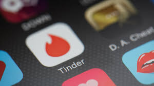Some would argue that the benefits of online dating far outweigh the drawbacks. Modern Love A Look At The Pros And Cons Of Online Dating 12news Com