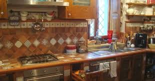 Die Gemauerte Kuche Ist Komplett Ausgestattet Mit Geschirrspuler Und Italienischer Kaffeemaschine Gemauerte Kuche Kuchen Ideen Traumferienhaus